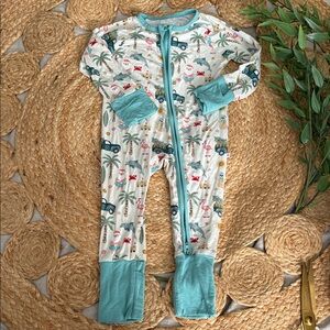 Emerson and Friends Bamboo Santa on Vacation print. 6-12mo